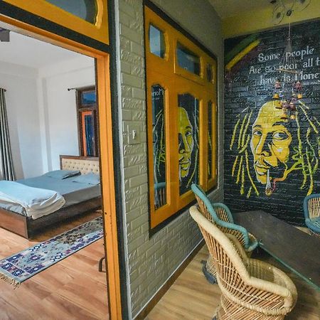 Pahadirovers Homestay & Cafe Касоль Экстерьер фото