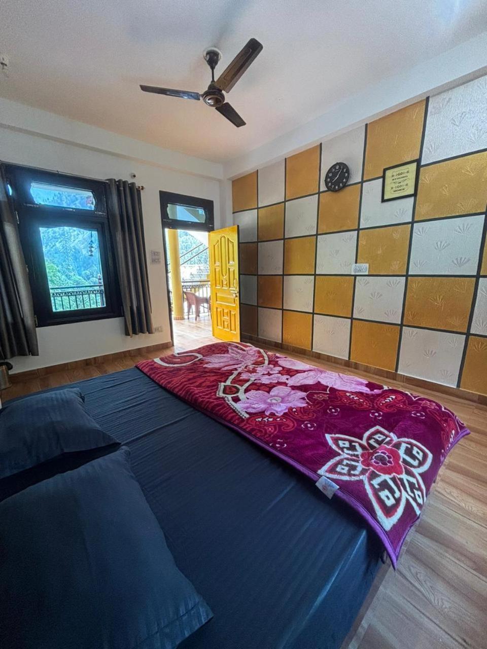 Pahadirovers Homestay & Cafe Касоль Экстерьер фото