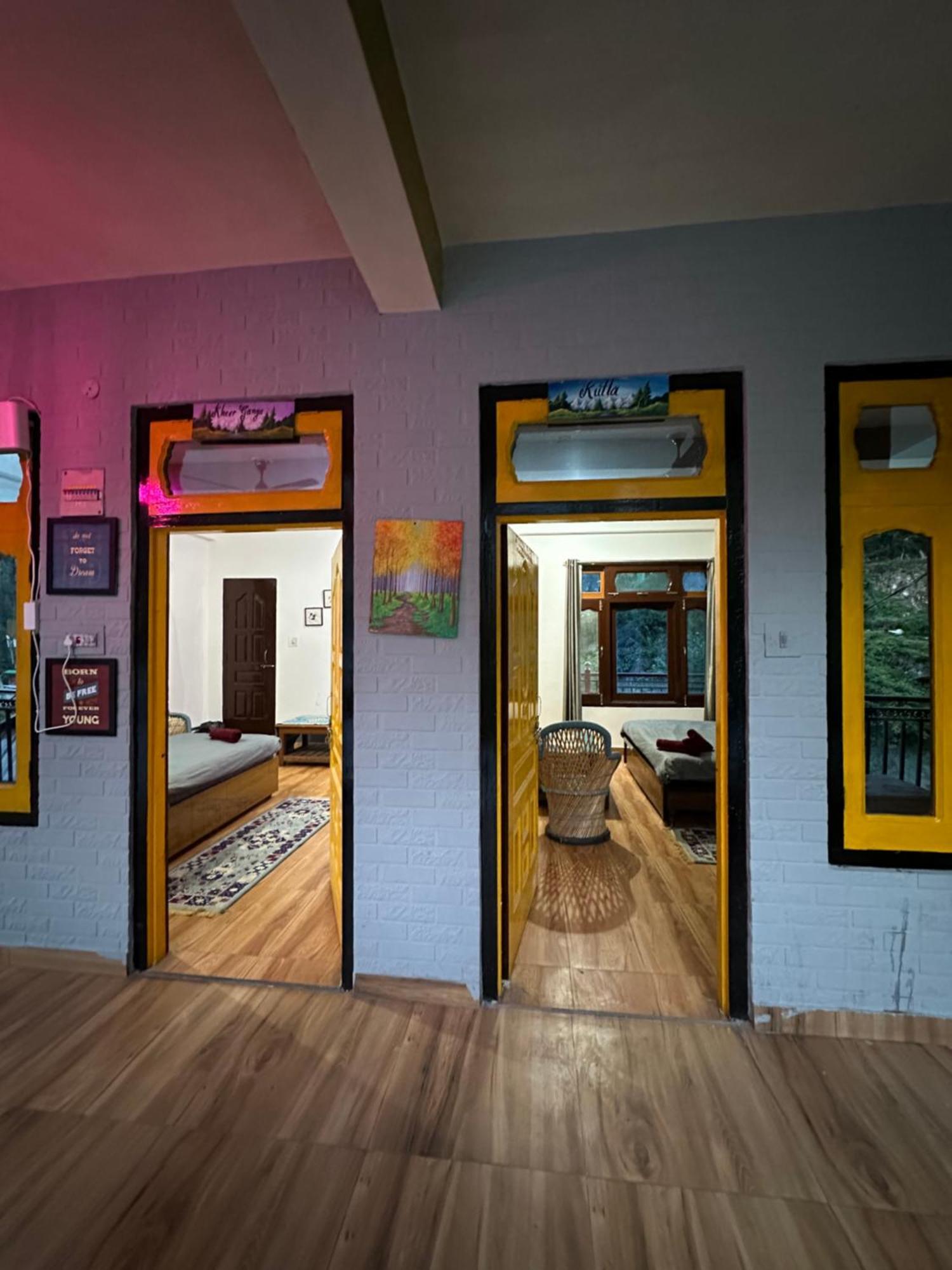 Pahadirovers Homestay & Cafe Касоль Экстерьер фото