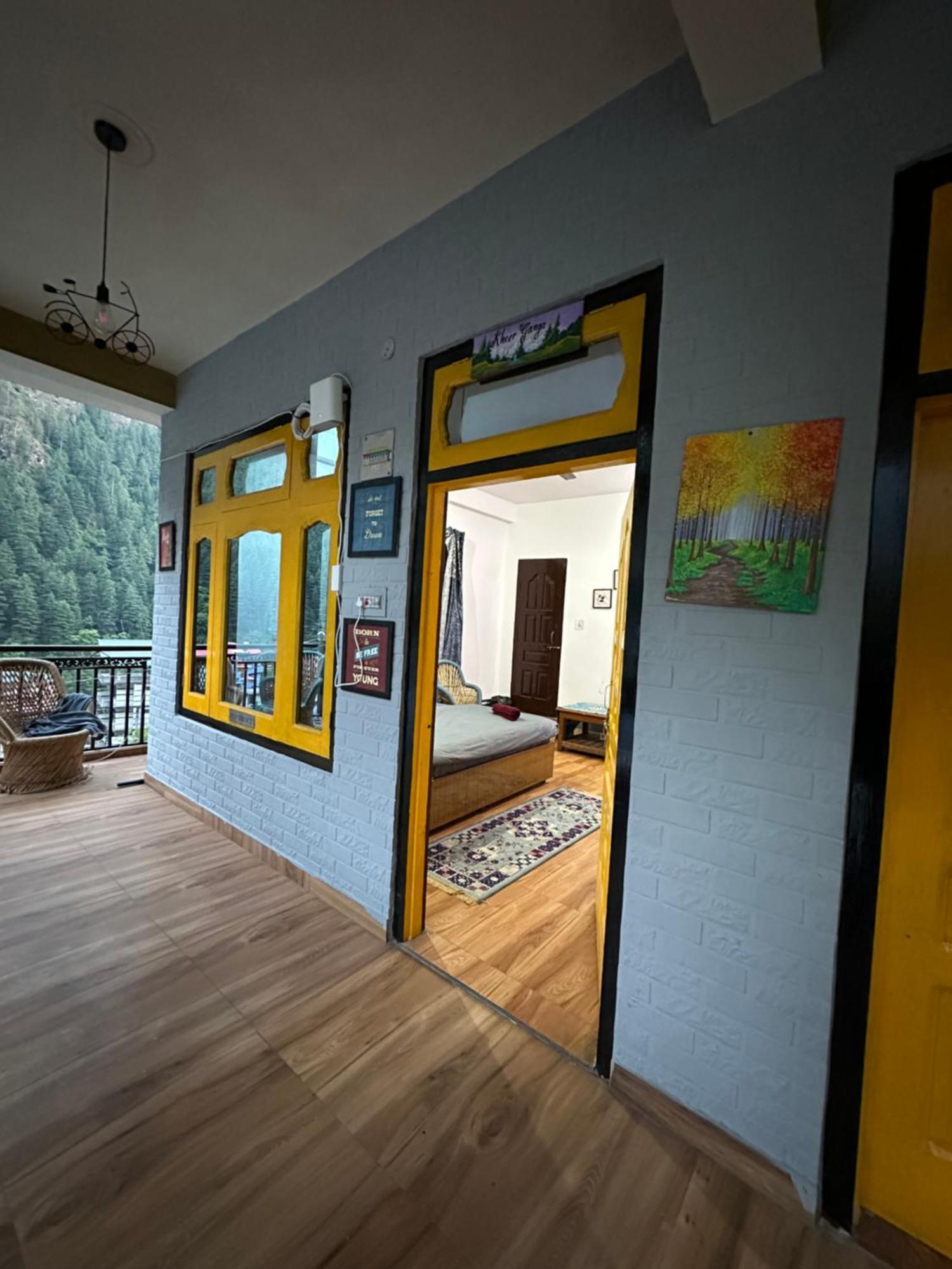 Pahadirovers Homestay & Cafe Касоль Экстерьер фото