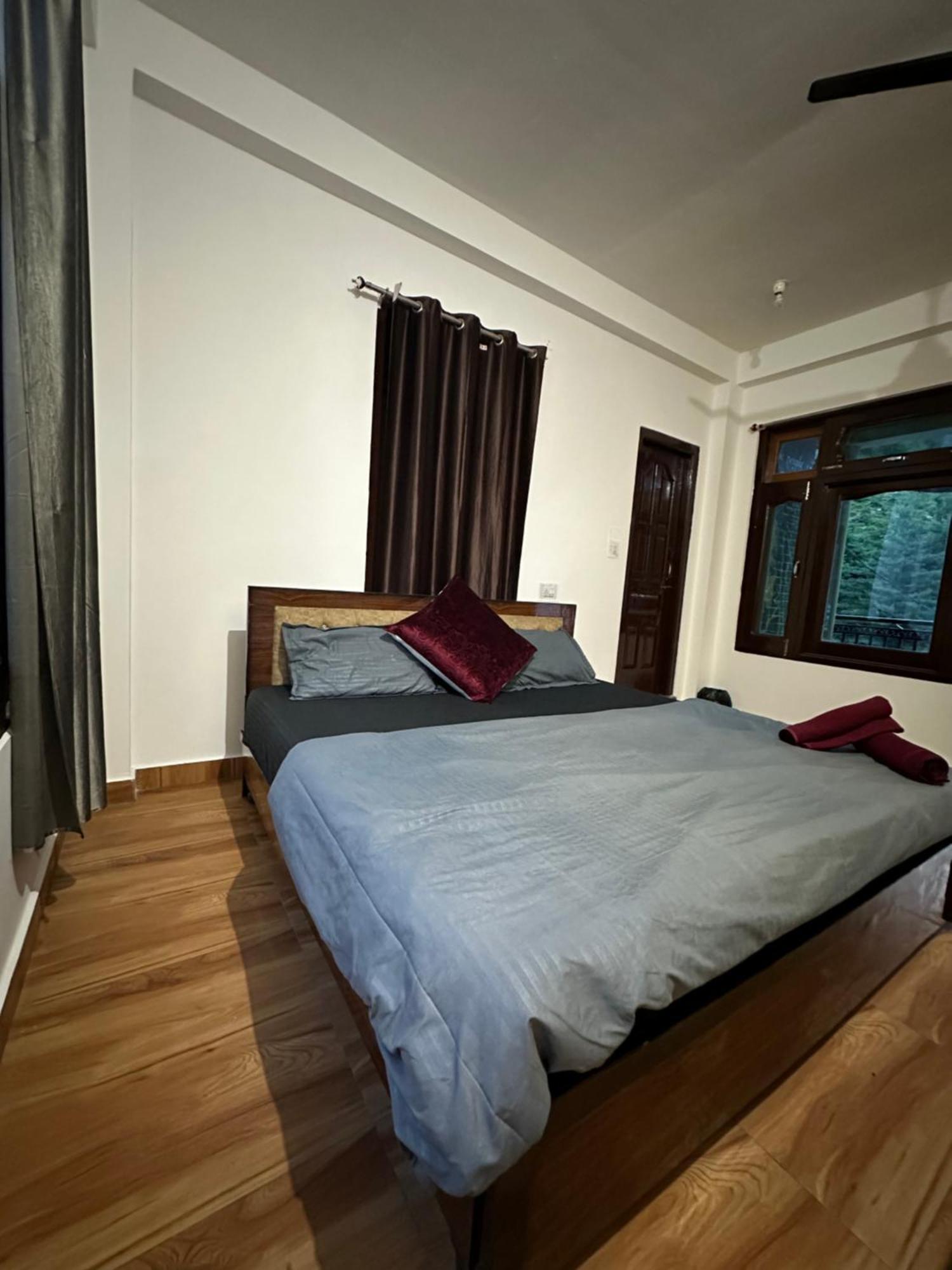 Pahadirovers Homestay & Cafe Касоль Экстерьер фото