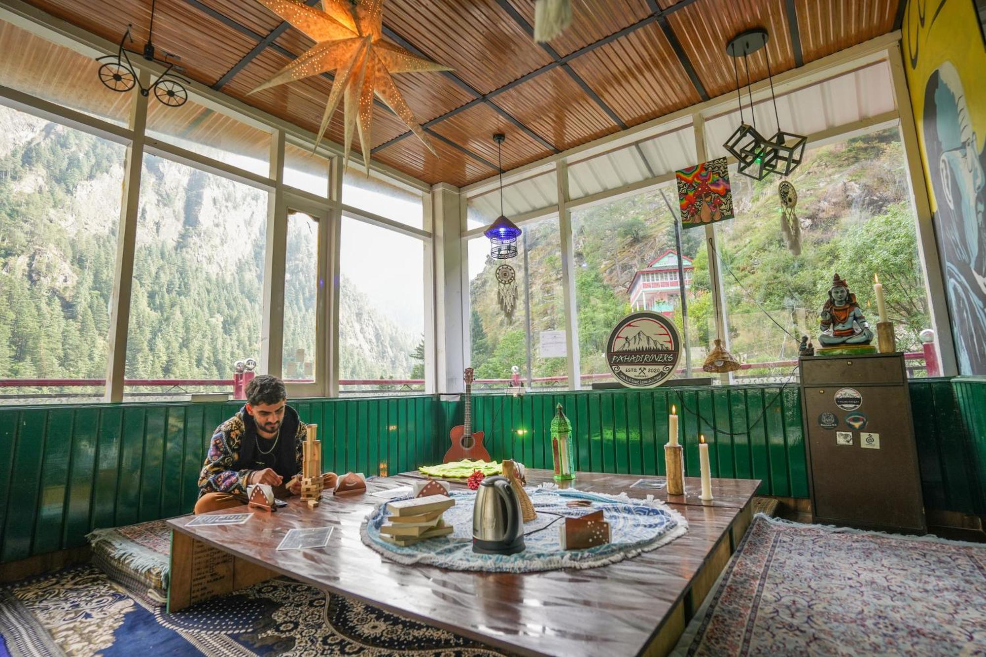 Pahadirovers Homestay & Cafe Касоль Экстерьер фото