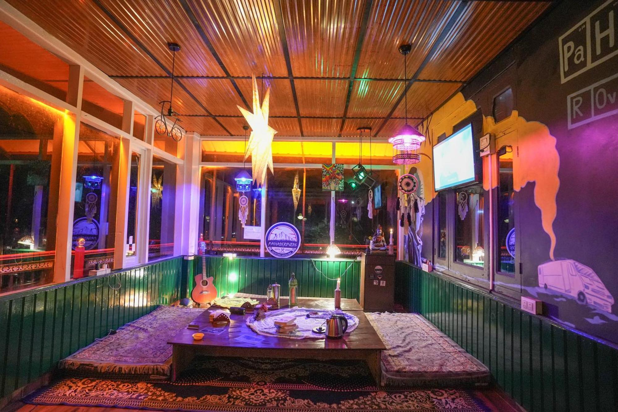 Pahadirovers Homestay & Cafe Касоль Экстерьер фото
